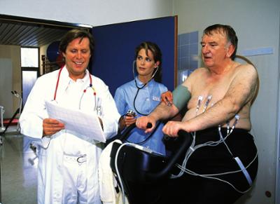 Dr. Stefan Frank - Der Arzt, dem die Frauen vertrauen: Staffel 1, Folge 16: Natürlicher Tod oder Mord?