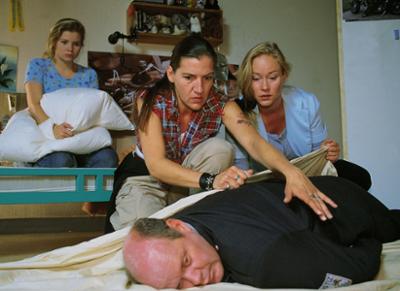 Hinter Gittern: Staffel 1, Folge 8: Eine Leiche zuviel