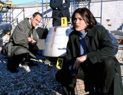 Law & Order: Staffel 1, Folge 11: Es liegt in der Familie