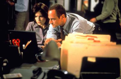 Law & Order: Staffel 1, Folge 5: Reisefieber