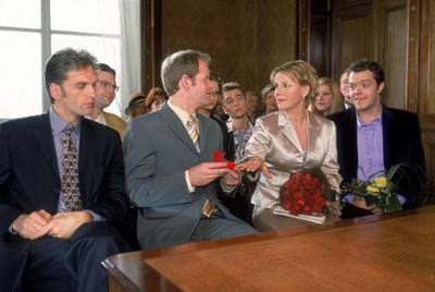 Nikola: Staffel 5, Folge 1: Die Hochzeit