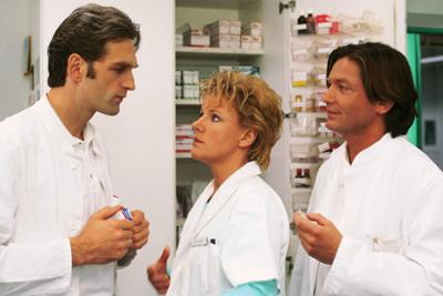 Nikola: Staffel 1, Folge 7: Eine pikante Affäre