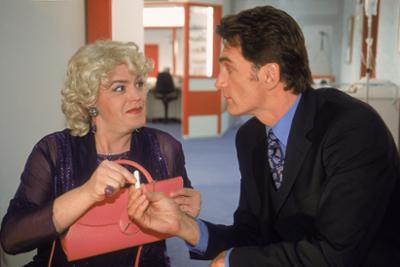 Nikola: Staffel 7, Folge 1: Der neue Job