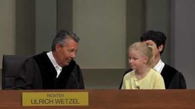 Ulrich Wetzel - Das Strafgericht: Folge 4: Camperin mit Wohnwagen in der Agger versenkt