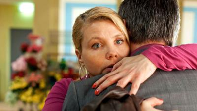 Danni Lowinski: Lesen und Schreiben