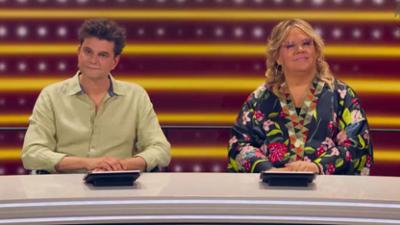 Das 1% Quiz - Wie clever ist Deutschland?: Wie viele Quartette braucht man, um daraus vier Trios und zwei Duos zu formen?