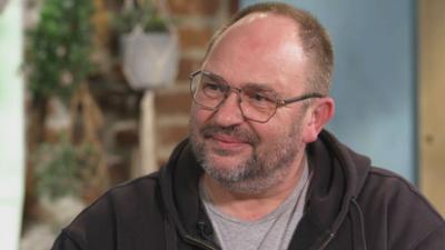 Julia Leischik sucht: Bitte melde dich: Als Kinder getrennt: Detlef sucht seinen Bruder