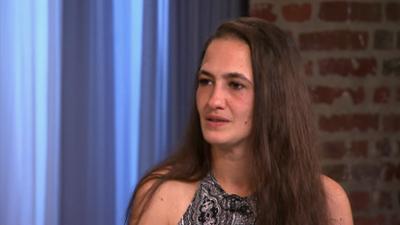 Julia Leischik sucht: Bitte melde dich: Sabrina sucht ihre Halbschwester und bittet Julia um Hilfe Julia Leischik sucht: Bitte melde dich: Sabrina sucht ihre Halbschwester und bittet Julia um Hilfe