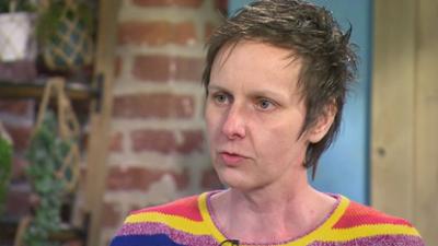 Julia Leischik sucht: Bitte melde dich: Serbien: Die Suche nach Sandras Vater beginnt mit einem Schock