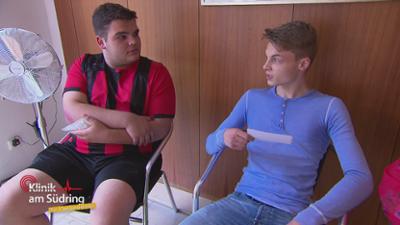 Klinik am Südring: Staffel 4 Folge 12 Völlig verschwitzt Klinik am Südring: Staffel 4 Folge 12 Völlig verschwitzt