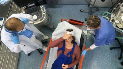 Klinik am Südring: Staffel 3 Folge 18 Angesaugt Klinik am Südring: Staffel 3 Folge 18 Angesaugt