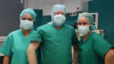 Klinik am Südring: Staffel 5 Folge 150 Es lag an den Rouladen Klinik am Südring: Staffel 5 Folge 150 Es lag an den Rouladen