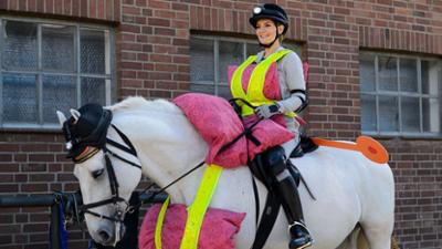 Knallerfrauen - Sketchcomedy mit Martina Hill: Staffel 4 Folge 3 Taschengeldjäger!