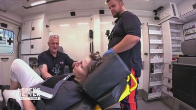 Lebensretter hautnah - Wenn jede Sekunde zählt: Einsatzgebiet Dessau: Patientin mit Endometriose Lebensretter hautnah - Wenn jede Sekunde zählt: Einsatzgebiet Dessau: Patientin mit Endometriose