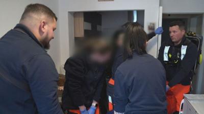 Lebensretter hautnah - Wenn jede Sekunde zählt: Einsatzgebiet Villingen-Schwenningen: Patient mit Verdacht auf eine Sepsis Lebensretter hautnah - Wenn jede Sekunde zählt: Einsatzgebiet Villingen-Schwenningen: Patient mit Verdacht auf eine Sepsis