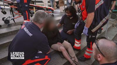 Lebensretter hautnah - Wenn jede Sekunde zählt: Einsatzgebiet Essen: Treppensturz beim Stadtfest mit schwerer Knieverletzung Lebensretter hautnah - Wenn jede Sekunde zählt: Einsatzgebiet Essen: Treppensturz beim Stadtfest mit schwerer Knieverletzung