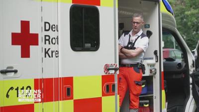 Lebensretter hautnah - Wenn jede Sekunde zählt: Einsatzgebiet Stuttgart: Panik bei einem Jugendlichen nach Drogenkonsum