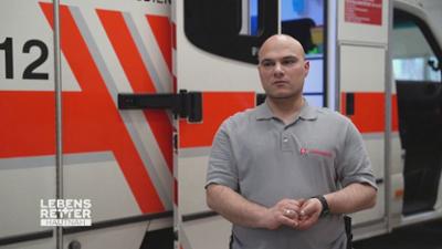 Lebensretter hautnah - Wenn jede Sekunde zählt: Einsatzgebiet Hamburg: Verkehrsunfall zwischen Fahrrad und PKW