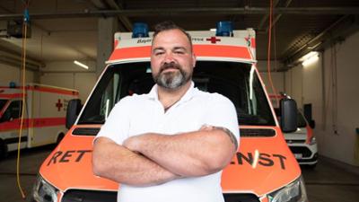 Lebensretter hautnah - Wenn jede Sekunde zählt: Staffel 3 Folge 4 Aktuell ist er tot