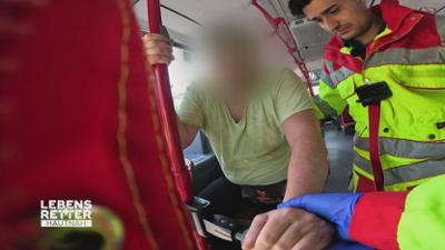 Lebensretter hautnah - Wenn jede Sekunde zählt: Einsatzgebiet Dortmund: Brustschmerzen mit Verdacht auf Herzinfarkt im Bus