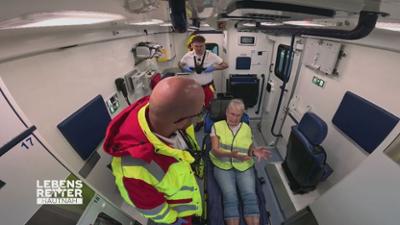 Lebensretter hautnah - Wenn jede Sekunde zählt: Einsatzgebiet Wetzlar: Verkehrsunfall auf der Autobahn