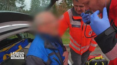 Lebensretter hautnah - Wenn jede Sekunde zählt: Einsatzgebiet Villingen-Schwenningen: Einsatz mit Helikopter wegen Herzinfarkt Lebensretter hautnah - Wenn jede Sekunde zählt: Einsatzgebiet Villingen-Schwenningen: Einsatz mit Helikopter wegen Herzinfarkt