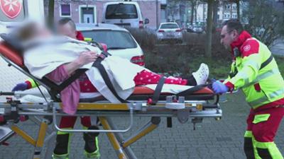 Lebensretter hautnah - Wenn jede Sekunde zählt: Einsatzgebiet Dortmund: Patientin nicht mehr richtig ansprechbar