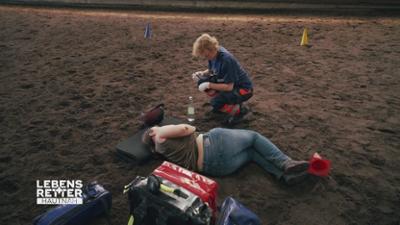 Lebensretter hautnah - Wenn jede Sekunde zählt: Einsatzgebiet Gifhorn: Sturz beim Reiten mit mehreren Verletzungen