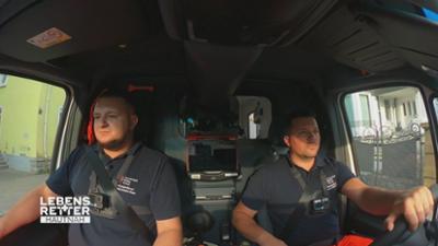 Lebensretter hautnah - Wenn jede Sekunde zählt: Lebensretter hautnah: Starker Schwindel und Bauchbeschwerden