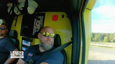 Lebensretter hautnah - Wenn jede Sekunde zählt: Einsatzgebiet Wismar: Die herumirrende Alte