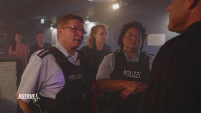 NOTRUF: Aggressiver Barbesitzer blockiert Einsatz