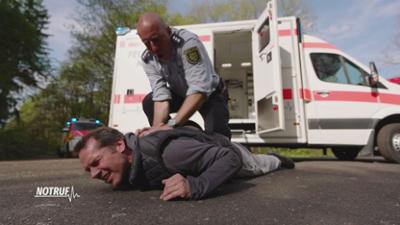 NOTRUF: Staffel 3 Folge 199 Beim Retten verhaftet NOTRUF: Staffel 3 Folge 199 Beim Retten verhaftet