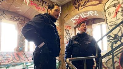 Richter und Sindera - Ein Team für harte Fälle: Staffel 2 Folge 9 Auf Messers Schneide Richter und Sindera - Ein Team für harte Fälle: Staffel 2 Folge 9 Auf Messers Schneide