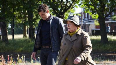 Vera - Ein ganz spezieller Fall: Staffel 9 Folge 2 Tödlicher Stoff Vera - Ein ganz spezieller Fall: Staffel 9 Folge 2 Tödlicher Stoff