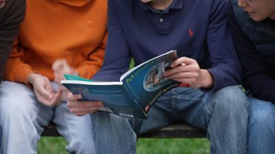 BLICKWECHSEL. Das Nachrichtenmagazin: Meinung statt Fakten?