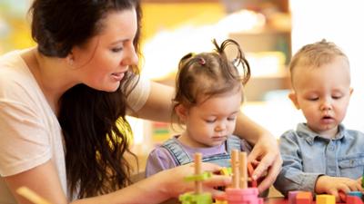Servus am Abend: Kinderbetreuung wackelt