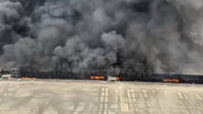 Servus Nachrichten: Großbrand in E-Auto-Fabrik