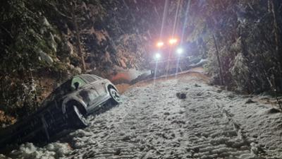 Servus Nachrichten: Auto steckt auf Loipe