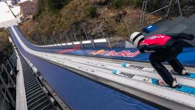 Servus um 2: Skisprung mit Zielscheibe