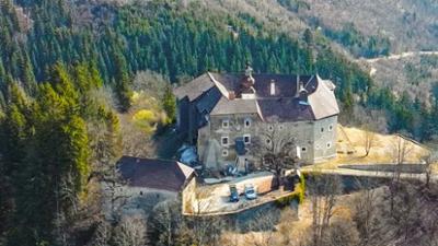 Servus um 2: Leben im Schloss