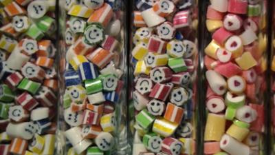 Servus um 2: Zuckerlwerkstatt in Wien