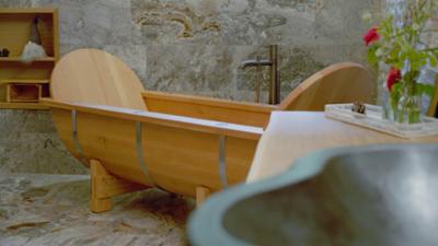 Servus um 3: Unikat aus Holz