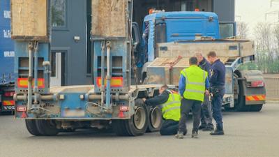 Servus um 3: A4: Unsichere LKW gestoppt