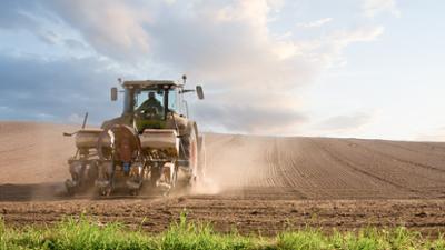 Servus um 3: Dieselkrise trifft Bauern