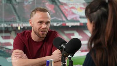 Servus, WM! We are from Austria: "Alle im Stich gelassen"