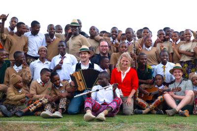 Volksmusikanten in Tansania: Doku