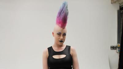 100 % Hotter - Weniger ist mehr: Staffel 1 Folge 6 Weniger Punk mehr Power