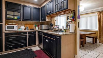 Celebrity DIY: Stars packen an: Staffel 4 Folge 5 Anna Faris