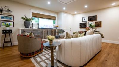 Celebrity DIY: Stars packen an: Staffel 5 Folge 6 Jennifer Jason Leigh