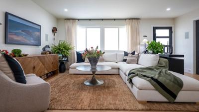 Celebrity DIY: Stars packen an: Staffel 5 Folge 10 Rob Lowe